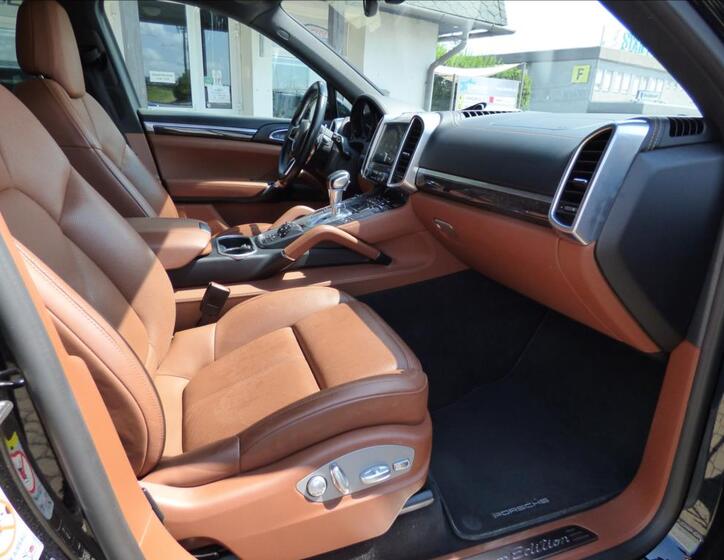Porsche Cayenne 60