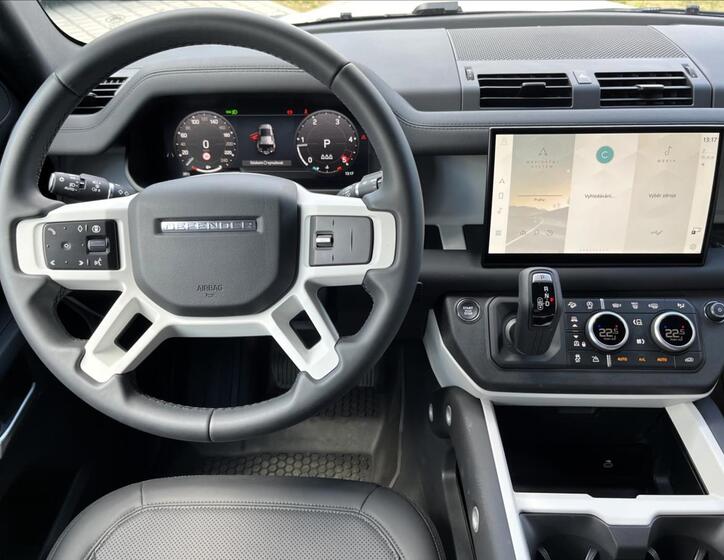Land Rover Defender 15