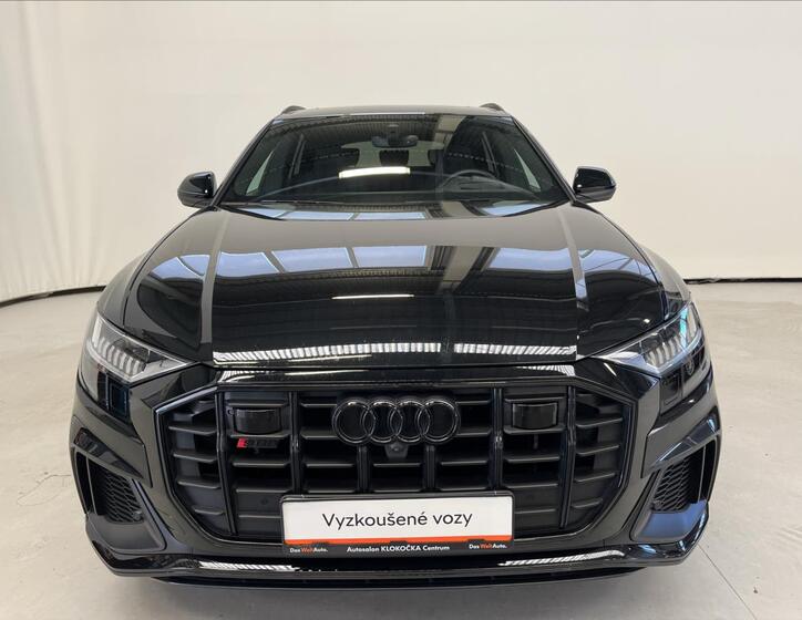 Audi SQ8 4