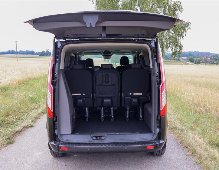 Ford Tourneo Custom 9