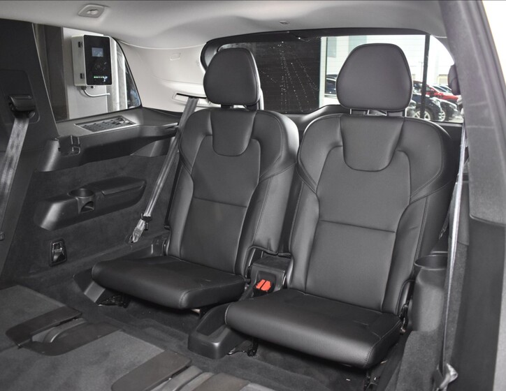 Volvo XC90 10