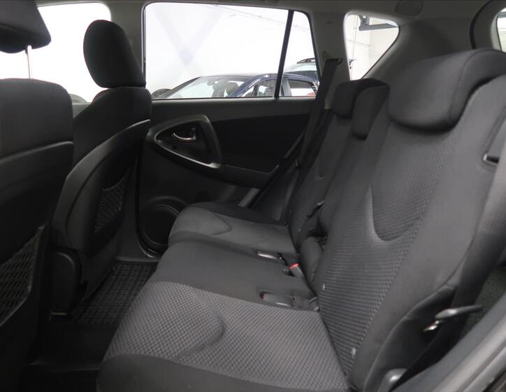 Toyota RAV4 14