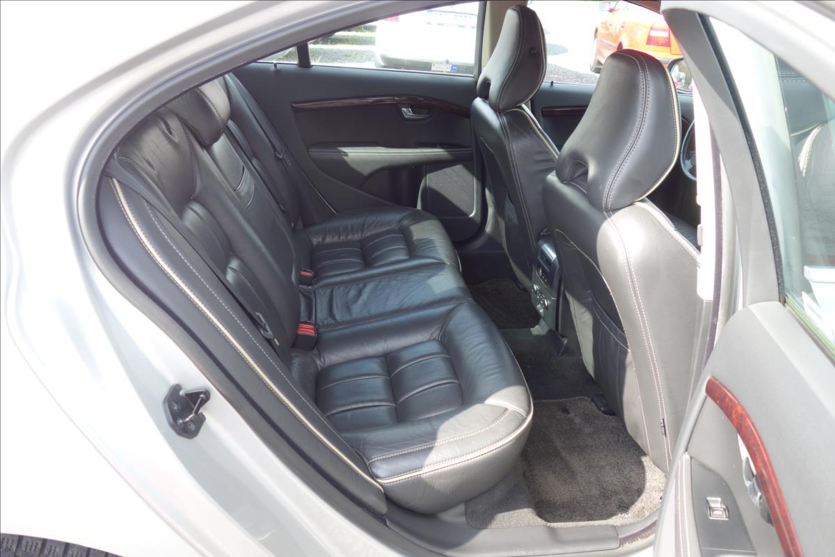 Volvo S80