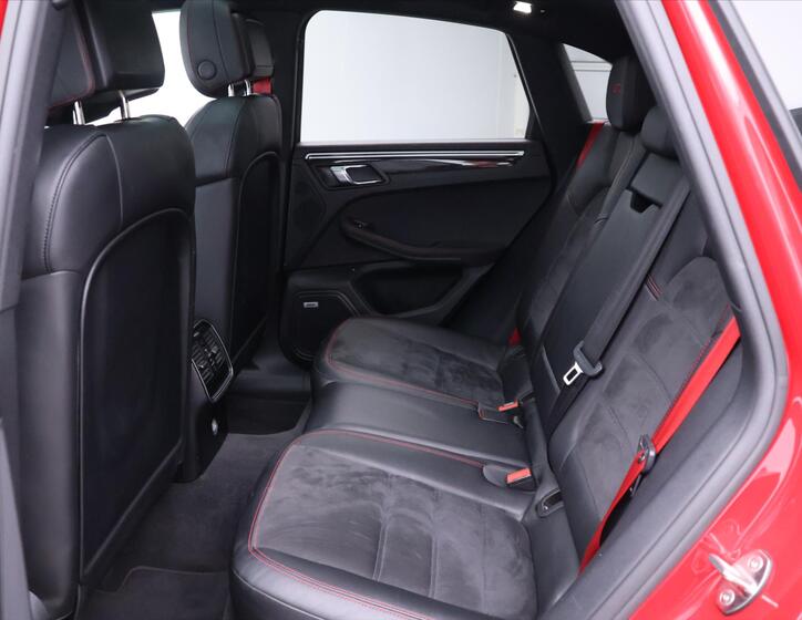 Porsche Macan 17