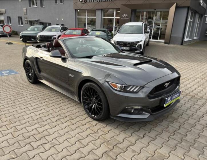 Ford Mustang 32