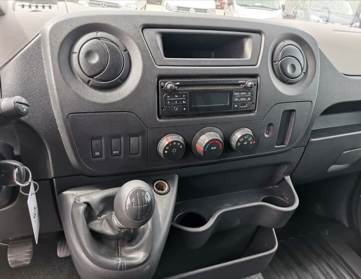 Renault Master 9