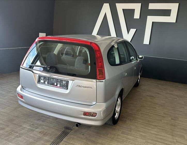Honda Stream 6