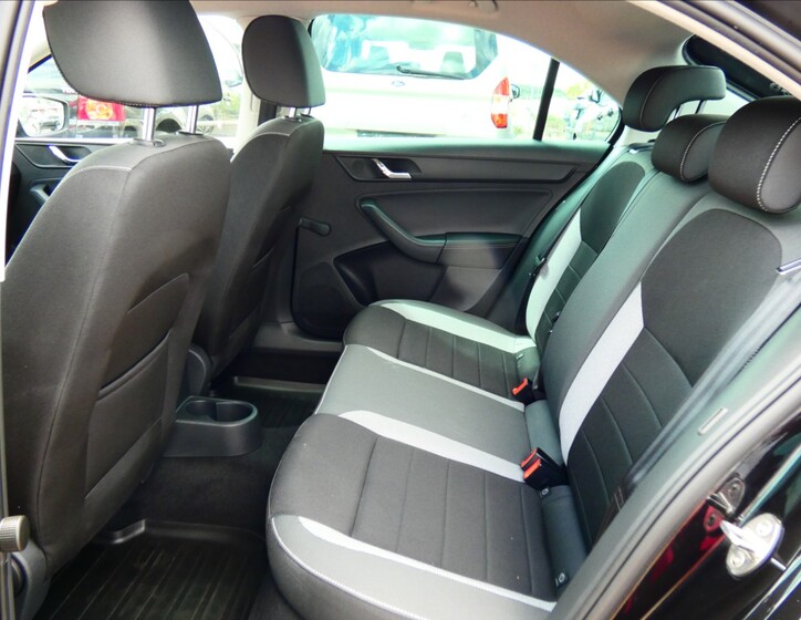 Škoda Rapid 9