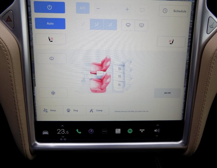 Tesla Model S 35