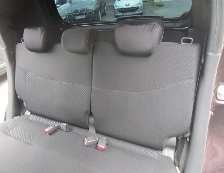 Daihatsu Materia 26