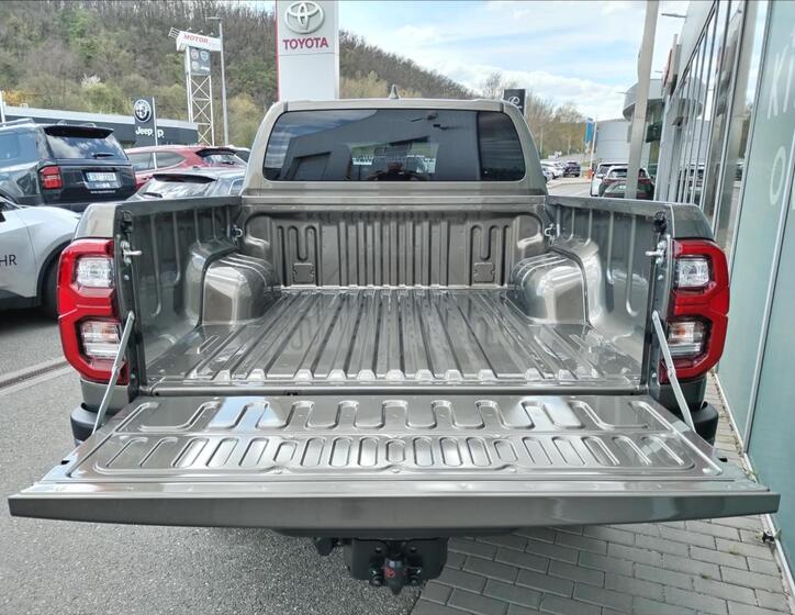 Toyota Hilux 7