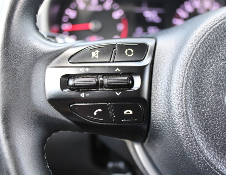 KIA Rio 15