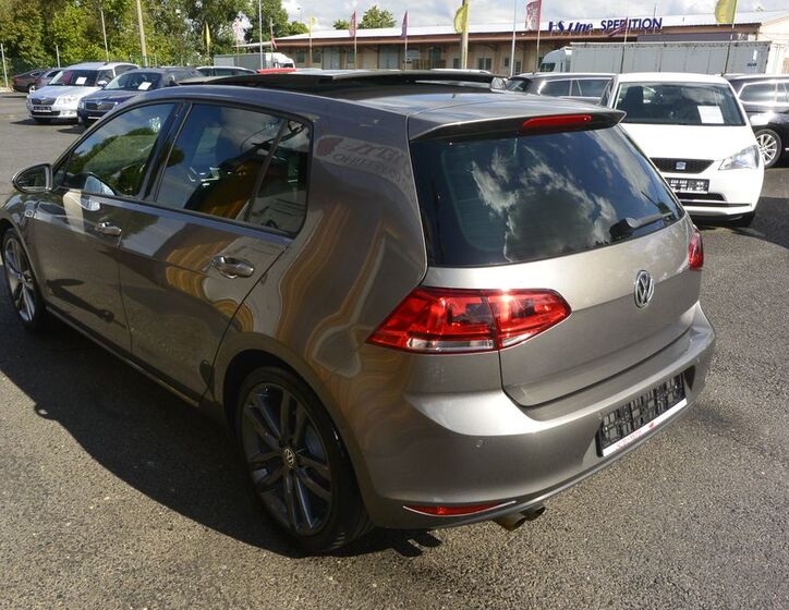 Volkswagen Golf 10