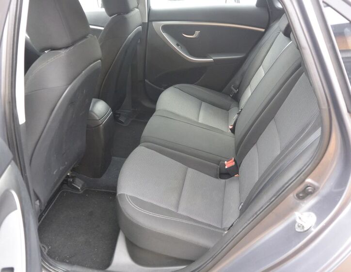 Hyundai i30 24