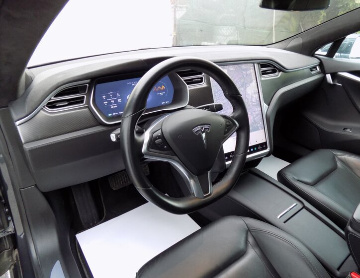Tesla Model S 15