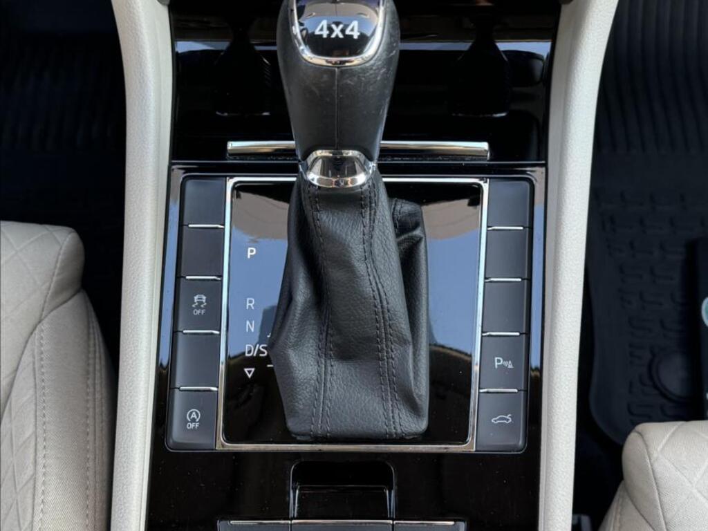 Škoda Superb 32