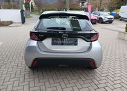 Toyota Yaris 5
