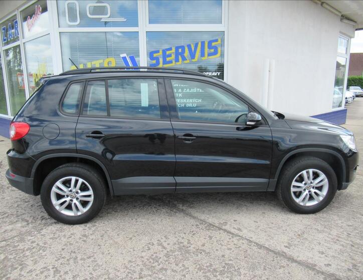 Volkswagen Tiguan 8