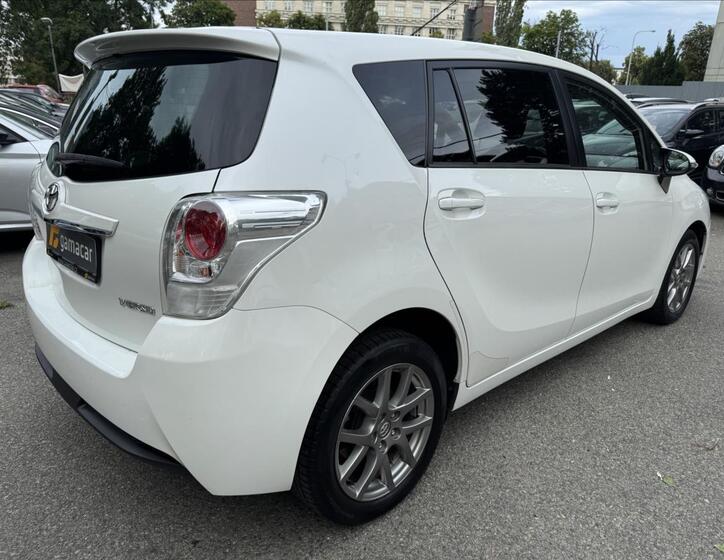 Toyota Verso 13