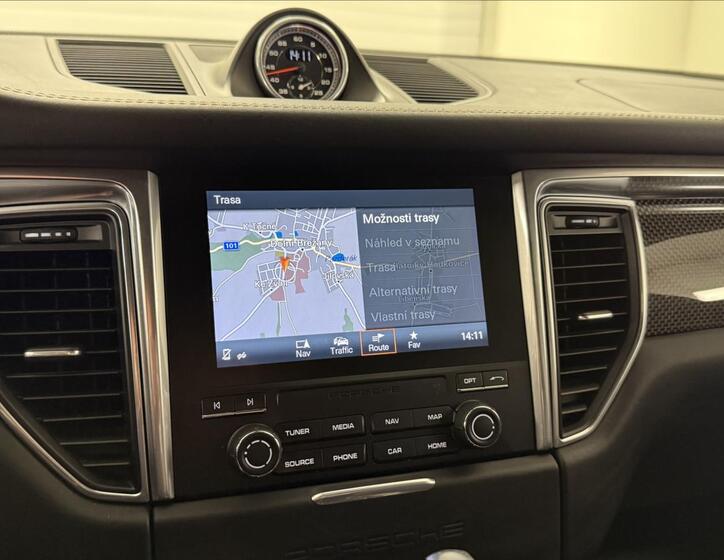 Porsche Macan 24