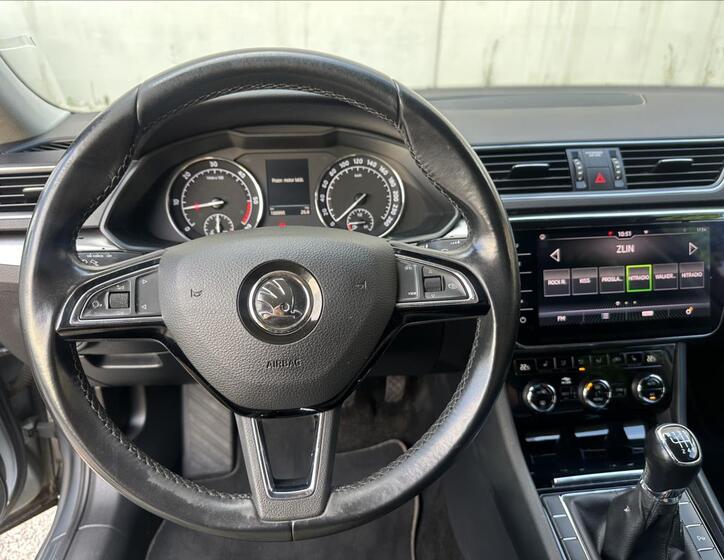 Škoda Superb 10