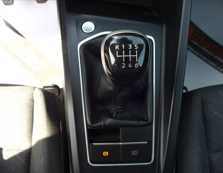 Volkswagen Golf 32