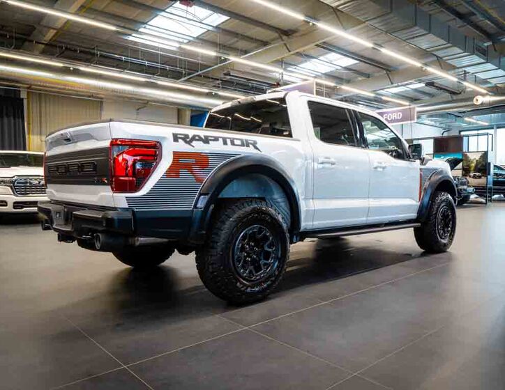 Ford F-150 8