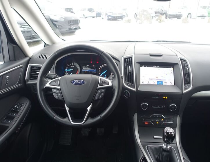 Ford Galaxy 8