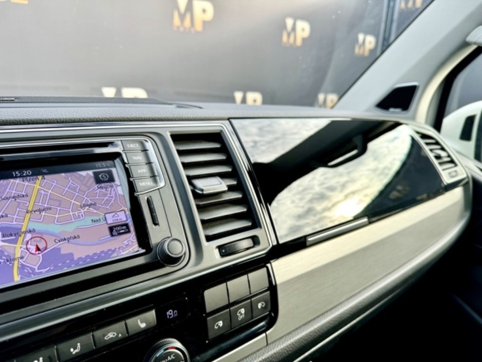 Volkswagen Multivan 34