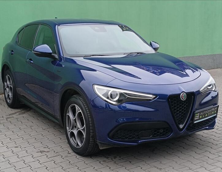 Alfa Romeo Stelvio 12