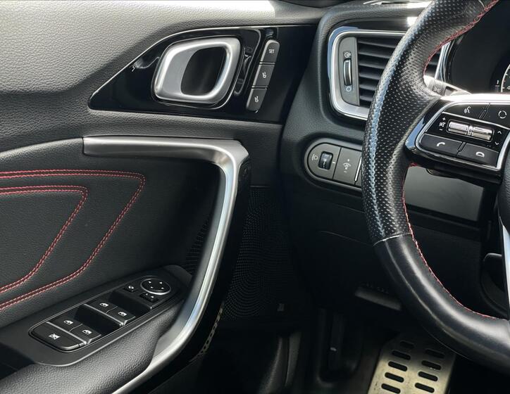 KIA ProCeed 13