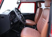 Land Rover Defender 11