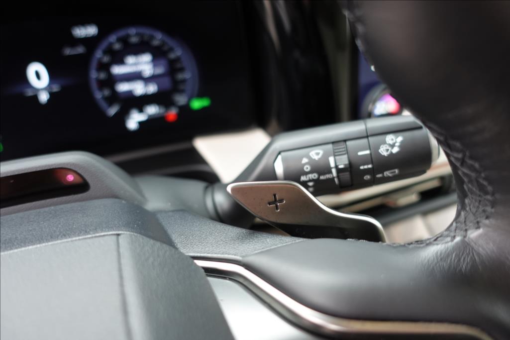 Lexus LM 350h