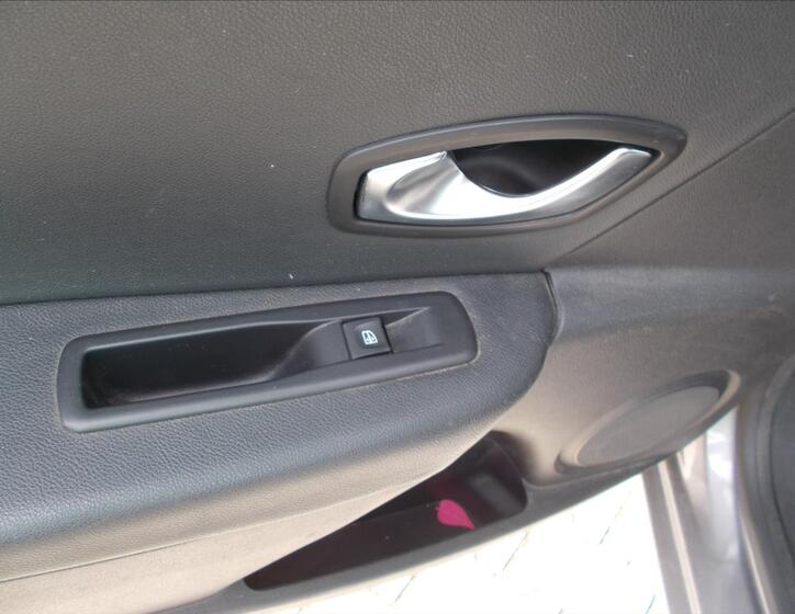 Renault Fluence 17