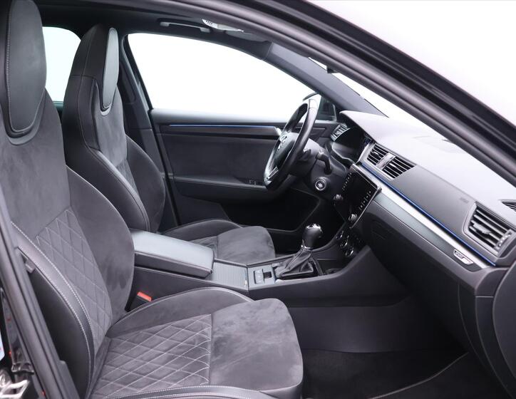 Škoda Superb 12