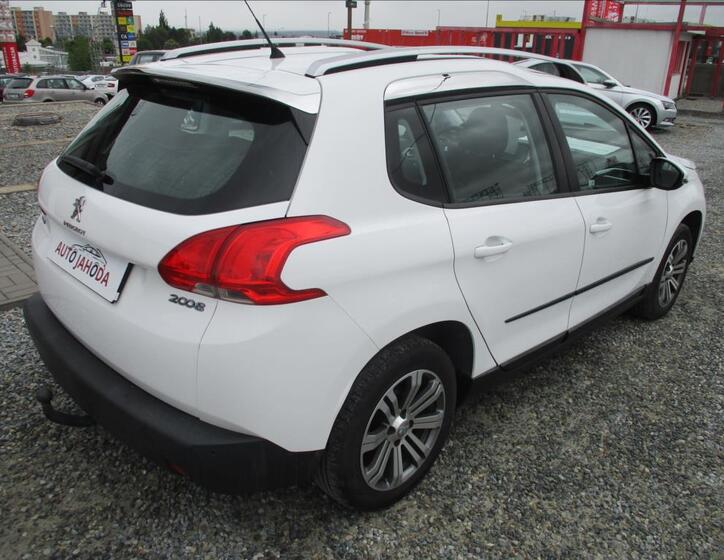 Peugeot 2008 8