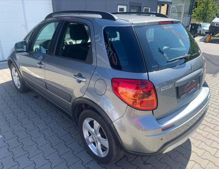 Suzuki SX4 6