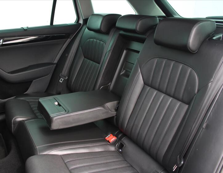 Škoda Superb 11