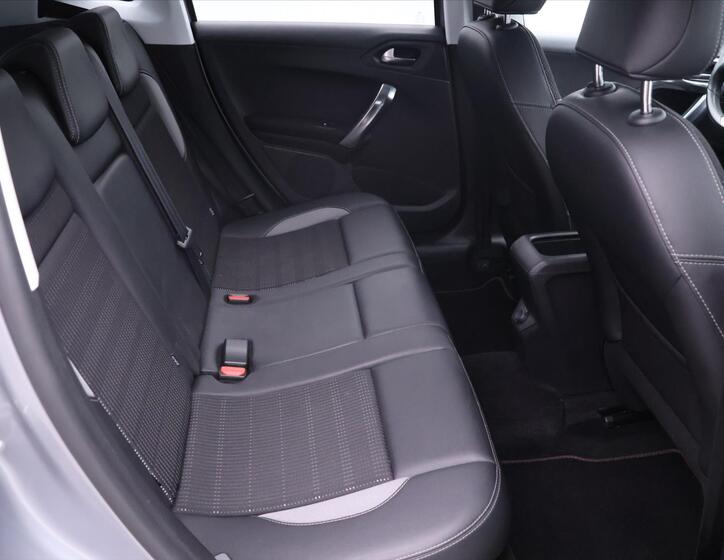Peugeot 2008 15