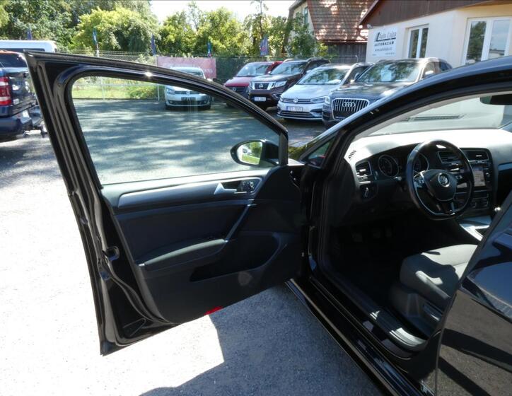 Volkswagen Golf 61
