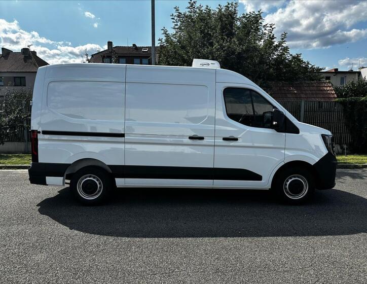 Nissan Interstar 15