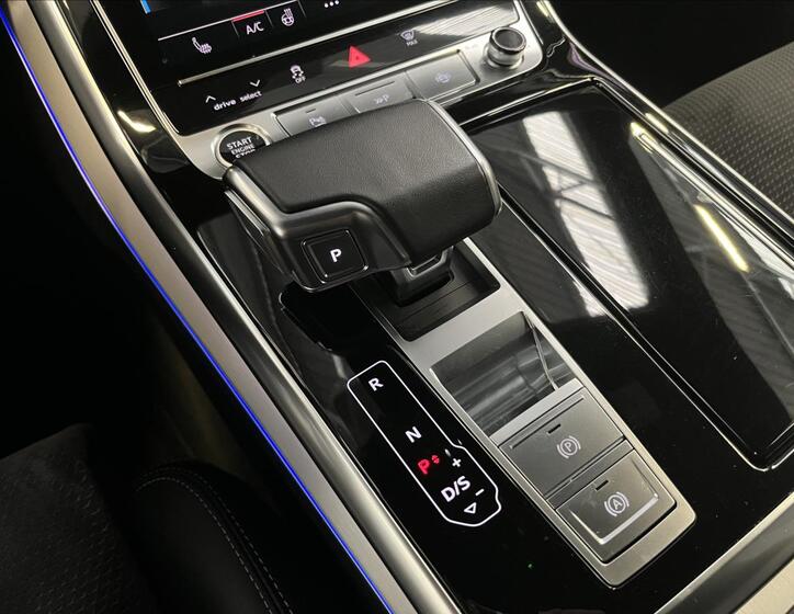 Audi Q8 16