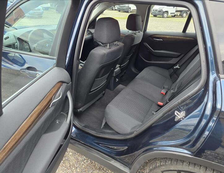 BMW X1 8