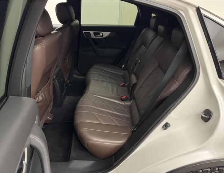 Infiniti FX30 40