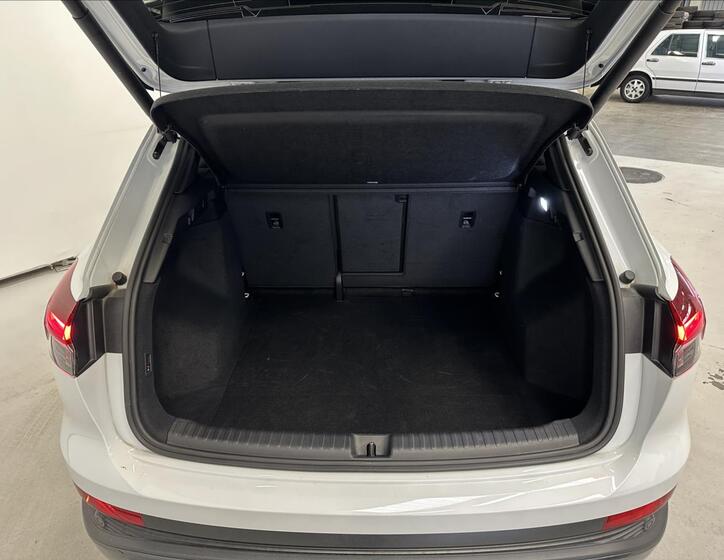 Audi Q4 34