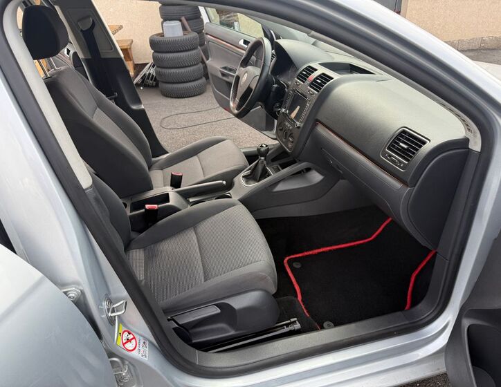 Volkswagen Golf 11