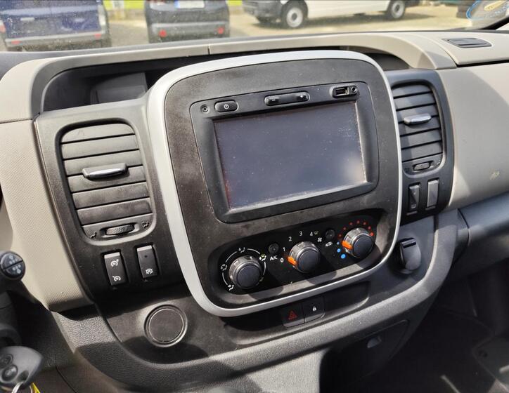 Renault Trafic 32