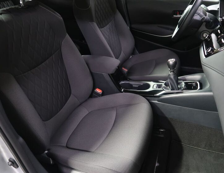 Toyota Corolla 13