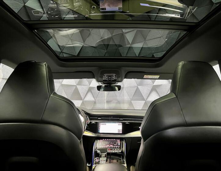 Audi Q8 28