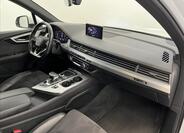 Audi Q7 24